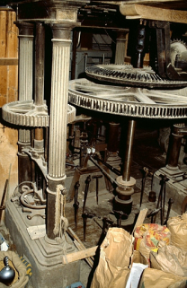 Beffroi : transmission et commandes d'admission d'eau de la turbine. © Région Bourgogne-Franche-Comté, Inventaire du patrimoine