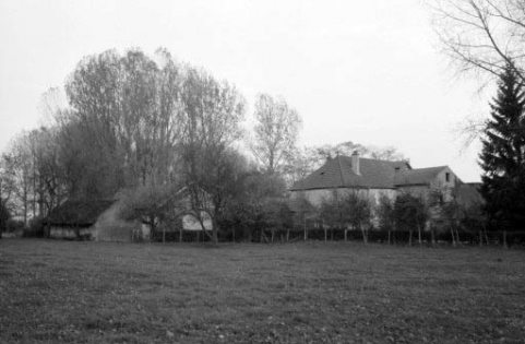 Vue d'ensemble, depuis l'ouest. © Région Bourgogne-Franche-Comté, Inventaire du patrimoine