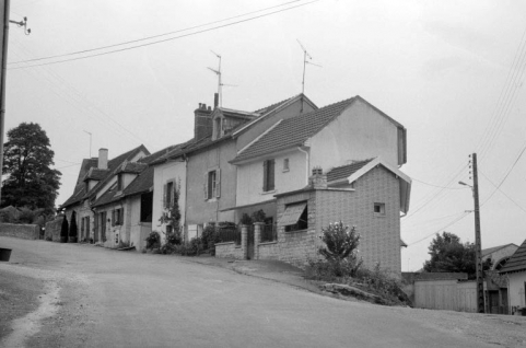 Logements d'ouvriers, depuis le nord. © Région Bourgogne-Franche-Comté, Inventaire du patrimoine