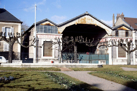 Façade antérieure de l'usine. © Région Bourgogne-Franche-Comté, Inventaire du patrimoine Façade antérieure de l'usine. © Région Bourgogne-Franche-Comté, Inventaire du patrimoine