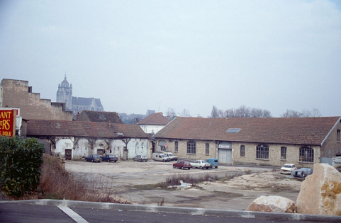 Vue d'ensemble depuis le sud-ouest en 1989. © Région Bourgogne-Franche-Comté, Inventaire du patrimoine