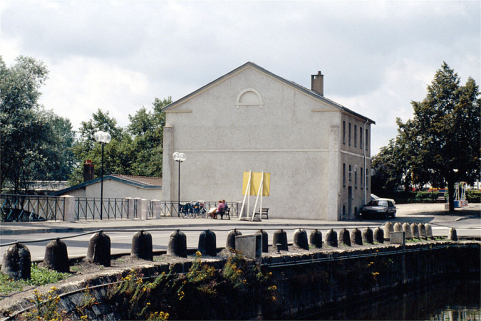 Façade latérale gauche. © Région Bourgogne-Franche-Comté, Inventaire du patrimoine Façade latérale gauche. © Région Bourgogne-Franche-Comté, Inventaire du patrimoine