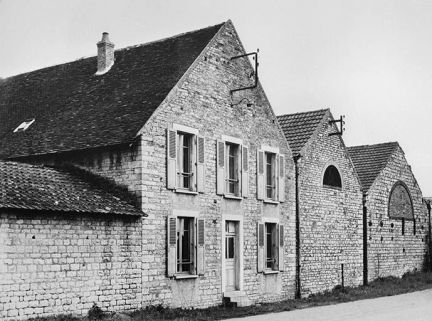 Façade antérieure du bâtiment (J). © Région Bourgogne-Franche-Comté, Inventaire du patrimoine Façade antérieure du bâtiment (J). © Région Bourgogne-Franche-Comté, Inventaire du patrimoine