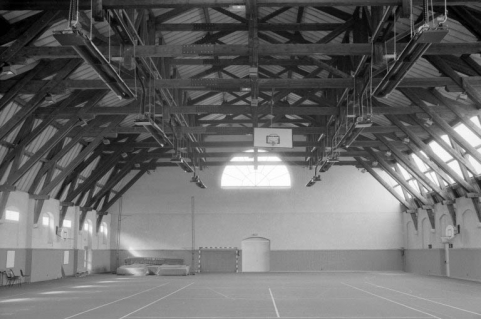 Intérieur du gymnase. © Région Bourgogne-Franche-Comté, Inventaire du patrimoine