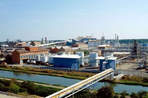 Division Electrolyse vue depuis le haut des bassins de décantation. © Région Bourgogne-Franche-Comté, Inventaire du patrimoine Division Electrolyse vue depuis le haut des bassins de décantation. © Région Bourgogne-Franche-Comté, Inventaire du patrimoine