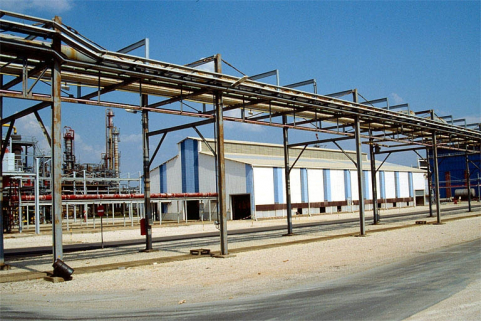 Salle 5 de l'usine d'électrolyse, vue de l'ouest. © Région Bourgogne-Franche-Comté, Inventaire du patrimoine Salle 5 de l'usine d'électrolyse, vue de l'ouest. © Région Bourgogne-Franche-Comté, Inventaire du patrimoine