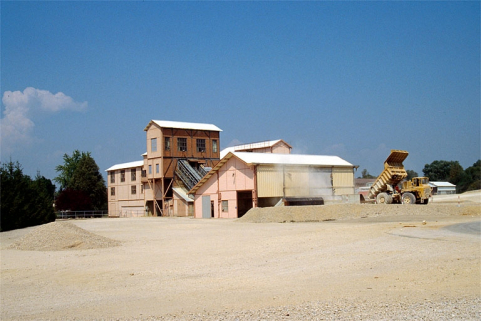 Bâtiments du broyeur vus du sud-ouest. © Région Bourgogne-Franche-Comté, Inventaire du patrimoine Bâtiments du broyeur vus du sud-ouest. © Région Bourgogne-Franche-Comté, Inventaire du patrimoine
