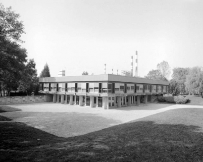 Restaurant d'entreprise (26) vu de trois quarts gauche. © Région Bourgogne-Franche-Comté, Inventaire du patrimoine Restaurant d'entreprise (26) vu de trois quarts gauche. © Région Bourgogne-Franche-Comté, Inventaire du patrimoine