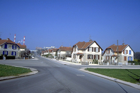 Avenue Victor Hugo, vue depuis l'angle de l'avenue Cardinal Mercier. © Région Bourgogne-Franche-Comté, Inventaire du patrimoine