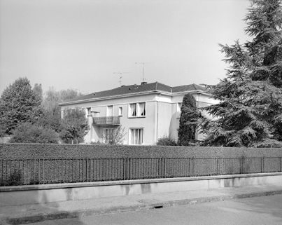 Façade postérieure vue depuis la rue. © Région Bourgogne-Franche-Comté, Inventaire du patrimoine