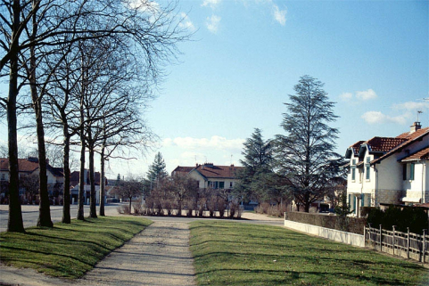 Vue du square Jeanne d'Arc. © Région Bourgogne-Franche-Comté, Inventaire du patrimoine Vue du square Jeanne d'Arc. © Région Bourgogne-Franche-Comté, Inventaire du patrimoine