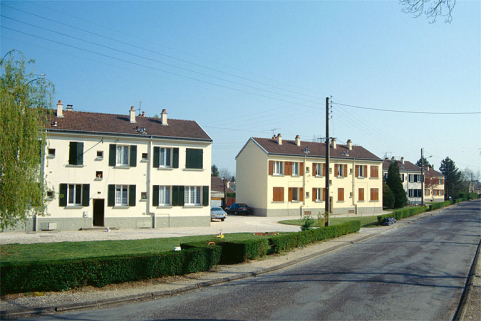 Immeubles semblables, rue des Verneaux. © Région Bourgogne-Franche-Comté, Inventaire du patrimoine Immeubles semblables, rue des Verneaux. © Région Bourgogne-Franche-Comté, Inventaire du patrimoine