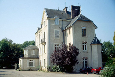 Façade latérale gauche du logement patronal (A). © Région Bourgogne-Franche-Comté, Inventaire du patrimoine Façade latérale gauche du logement patronal (A). © Région Bourgogne-Franche-Comté, Inventaire du patrimoine