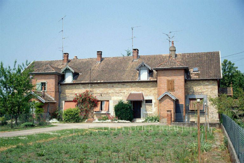 Logement de contremaître (Y) vu de face. © Région Bourgogne-Franche-Comté, Inventaire du patrimoine Logement de contremaître (Y) vu de face. © Région Bourgogne-Franche-Comté, Inventaire du patrimoine