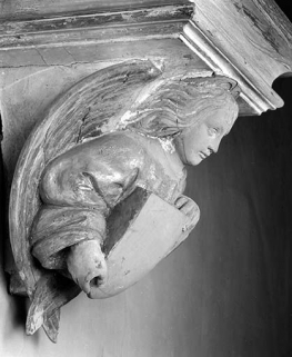 Console de gauche, vue de trois quarts. © Région Bourgogne-Franche-Comté, Inventaire du patrimoine