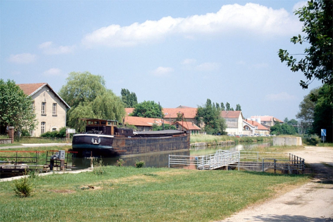 Vue d'ensemble de l'usine, depuis l'écluse. © Région Bourgogne-Franche-Comté, Inventaire du patrimoine