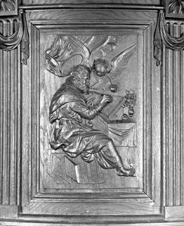 Troisième panneau de la cuve : saint Matthieu. © Région Bourgogne-Franche-Comté, Inventaire du patrimoine