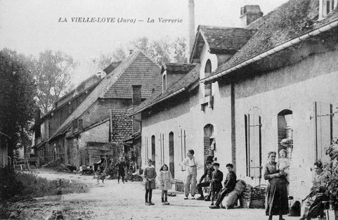 La Vieille-Loye (Jura) - La Verrerie, logement d'ouvriers (D). © Région Bourgogne-Franche-Comté, Inventaire du patrimoine La Vieille-Loye (Jura) - La Verrerie, logement d'ouvriers (D). © Région Bourgogne-Franche-Comté, Inventaire du patrimoine