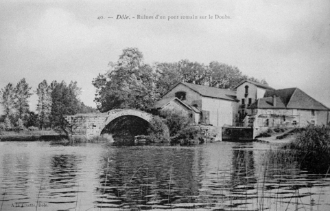 Dôle. - Ruines d'un pont romain sur le Doubs. © Région Bourgogne-Franche-Comté, Inventaire du patrimoine