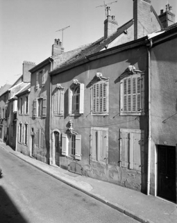 Façade antérieure : de trois quarts droit. © Région Bourgogne-Franche-Comté, Inventaire du patrimoine Façade antérieure : de trois quarts droit. © Région Bourgogne-Franche-Comté, Inventaire du patrimoine