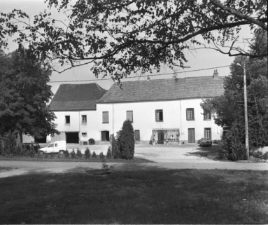 Façade sud du logement en 1989. © Région Bourgogne-Franche-Comté, Inventaire du patrimoine Façade sud du logement en 1989. © Région Bourgogne-Franche-Comté, Inventaire du patrimoine