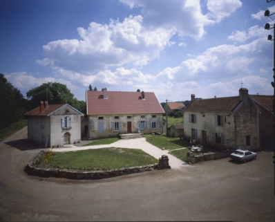 Vue d'ensemble des logements en 1989. © Région Bourgogne-Franche-Comté, Inventaire du patrimoine