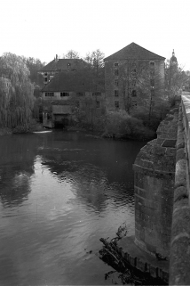 Vue d'ensemble depuis le Grand Pont en 1989. © Région Bourgogne-Franche-Comté, Inventaire du patrimoine