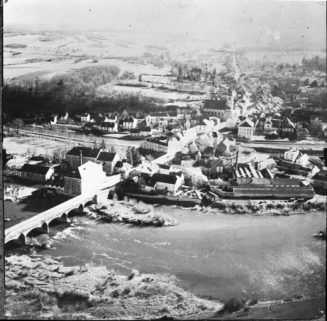 Vue aérienne depuis l'ouest. © Région Bourgogne-Franche-Comté, Inventaire du patrimoine