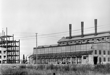 Générateurs de vapeur et d'électricité en construction. © Région Bourgogne-Franche-Comté, Inventaire du patrimoine Générateurs de vapeur et d'électricité en construction. © Région Bourgogne-Franche-Comté, Inventaire du patrimoine