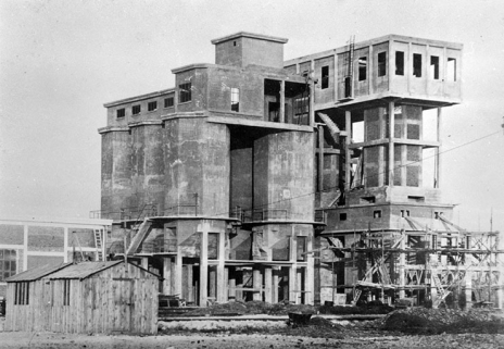 Fours Backmann en construction. © Région Bourgogne-Franche-Comté, Inventaire du patrimoine Fours Backmann en construction. © Région Bourgogne-Franche-Comté, Inventaire du patrimoine
