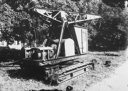 Grue à chenilles. © Région Bourgogne-Franche-Comté, Inventaire du patrimoine Grue à chenilles. © Région Bourgogne-Franche-Comté, Inventaire du patrimoine