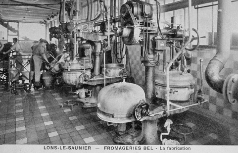 Lons-le-Saunier - Fromageries Bel - La fabrication. © Région Bourgogne-Franche-Comté, Inventaire du patrimoine
