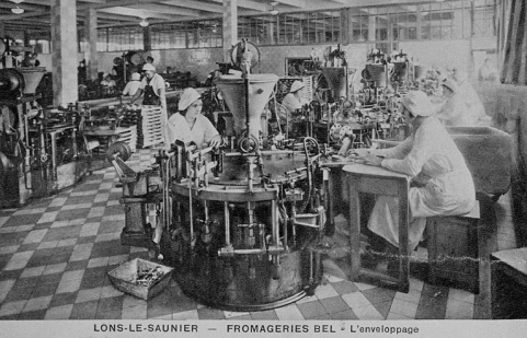 Lons-le-Saunier - Fromageries Bel - L'enveloppage. © Région Bourgogne-Franche-Comté, Inventaire du patrimoine