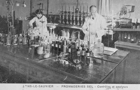 Lons-le-Saunier - Fromageries Bel - Contrôles et analyses. © Région Bourgogne-Franche-Comté, Inventaire du patrimoine