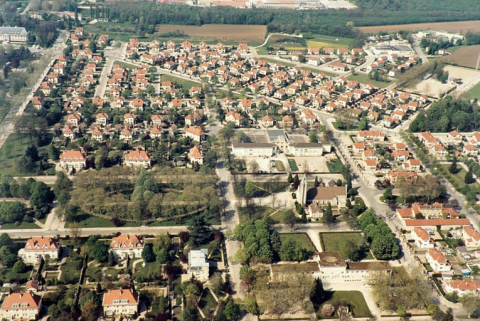 Vue aérienne depuis le sud. © Région Bourgogne-Franche-Comté, Inventaire du patrimoine