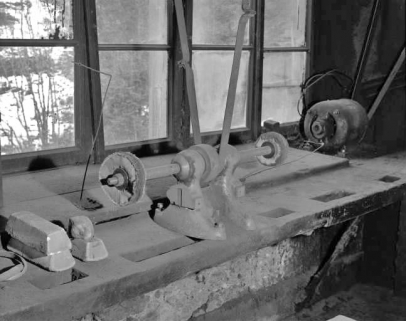 Intérieur : tour à polir. © Région Bourgogne-Franche-Comté, Inventaire du patrimoine