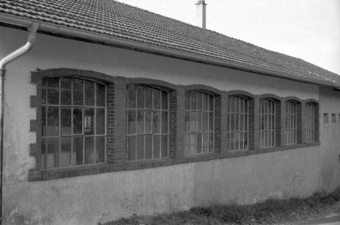 Fenêtres de la façade latérale droite. © Région Bourgogne-Franche-Comté, Inventaire du patrimoine Fenêtres de la façade latérale droite. © Région Bourgogne-Franche-Comté, Inventaire du patrimoine
