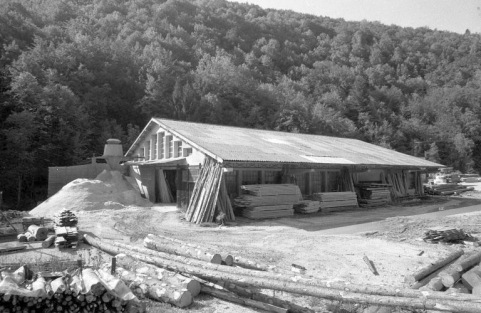 Façade latérale gauche de la scierie. © Région Bourgogne-Franche-Comté, Inventaire du patrimoine Façade latérale gauche de la scierie. © Région Bourgogne-Franche-Comté, Inventaire du patrimoine