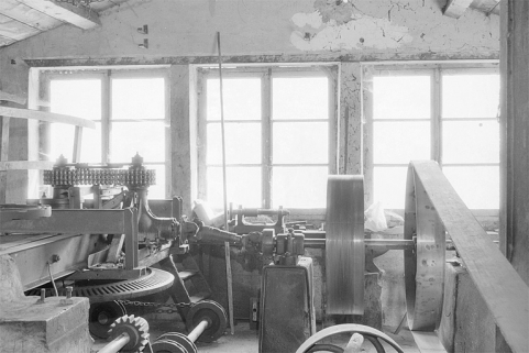 Transmission entre la turbine et la dynamo. © Région Bourgogne-Franche-Comté, Inventaire du patrimoine Transmission entre la turbine et la dynamo. © Région Bourgogne-Franche-Comté, Inventaire du patrimoine