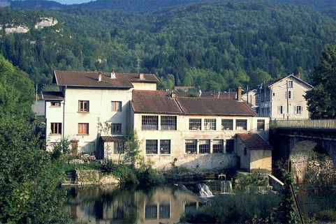 Vue d'ensemble depuis le nord-ouest. © Région Bourgogne-Franche-Comté, Inventaire du patrimoine Vue d'ensemble depuis le nord-ouest. © Région Bourgogne-Franche-Comté, Inventaire du patrimoine