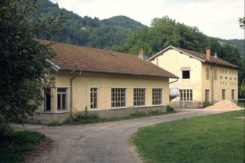 Bâtiments depuis l'entrée. © Région Bourgogne-Franche-Comté, Inventaire du patrimoine