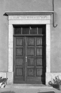 Porte d'entrée. © Région Bourgogne-Franche-Comté, Inventaire du patrimoine Porte d'entrée. © Région Bourgogne-Franche-Comté, Inventaire du patrimoine