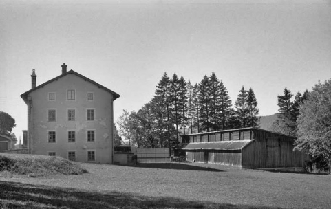 Façade latérale droite de l'atelier de fabrication et du séchoir. © Région Bourgogne-Franche-Comté, Inventaire du patrimoine Façade latérale droite de l'atelier de fabrication et du séchoir. © Région Bourgogne-Franche-Comté, Inventaire du patrimoine