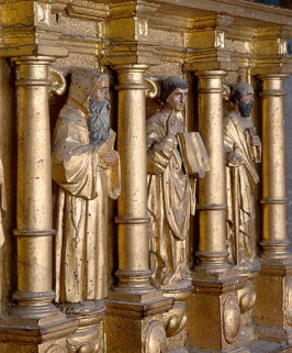 Châsse de gauche, face antérieure de trois quarts. © Région Bourgogne-Franche-Comté, Inventaire du patrimoine