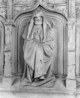 Détail : face sud, 4ème pleurant (en partant de la gauche). © Région Bourgogne-Franche-Comté, Inventaire du patrimoine