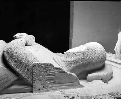 Détail : buste de Renaud de Bourgogne, profil gauche. © Région Bourgogne-Franche-Comté, Inventaire du patrimoine