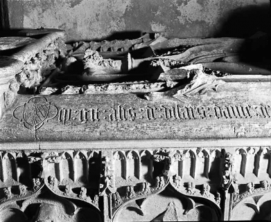 Détail : le début de l'épigraphe. © Région Bourgogne-Franche-Comté, Inventaire du patrimoine