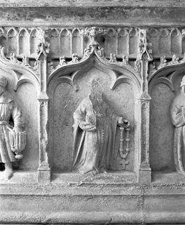 Détail : 6ème pleurant (en partant de la gauche). © Région Bourgogne-Franche-Comté, Inventaire du patrimoine