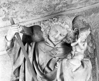 Détail : le buste de saint Michel, vu de face. © Région Bourgogne-Franche-Comté, Inventaire du patrimoine