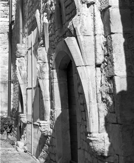Le cloître : départ d'ogives de la galerie est. © Région Bourgogne-Franche-Comté, Inventaire du patrimoine